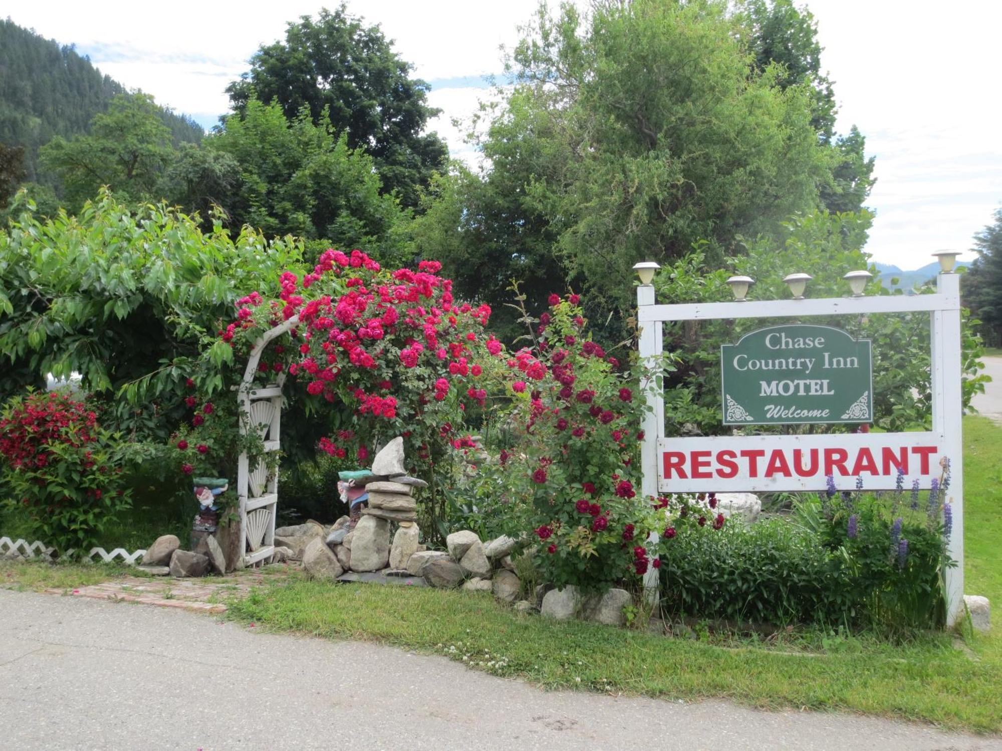 Chase Country Inn Extérieur photo