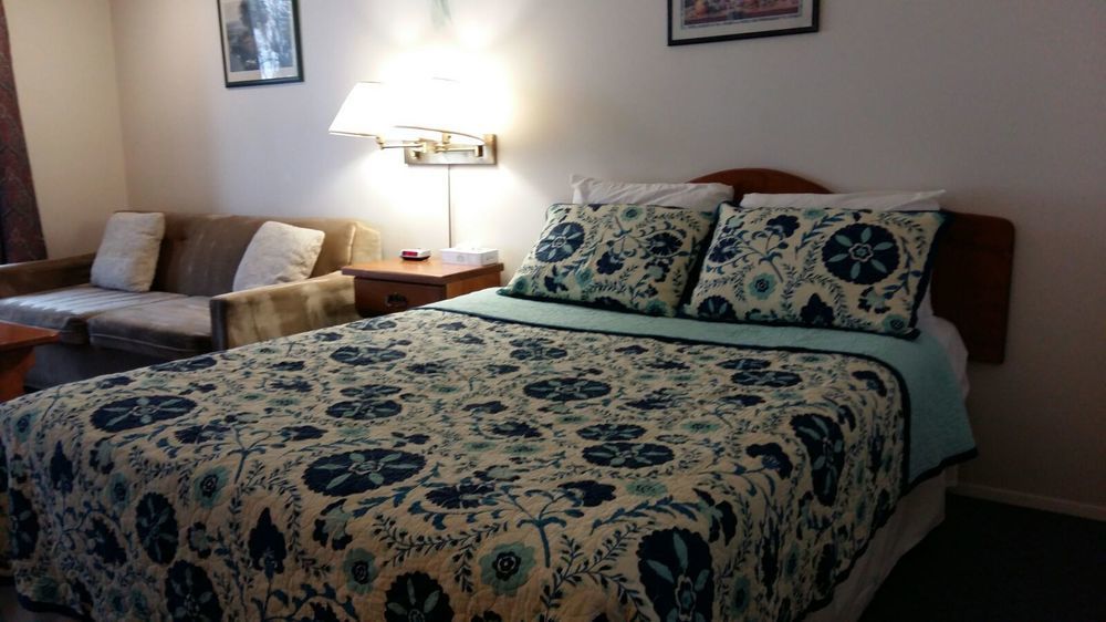 Chase Country Inn Extérieur photo