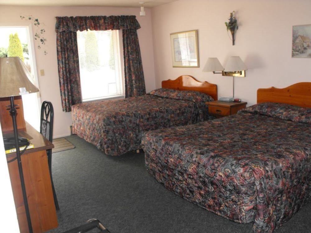 Chase Country Inn Extérieur photo