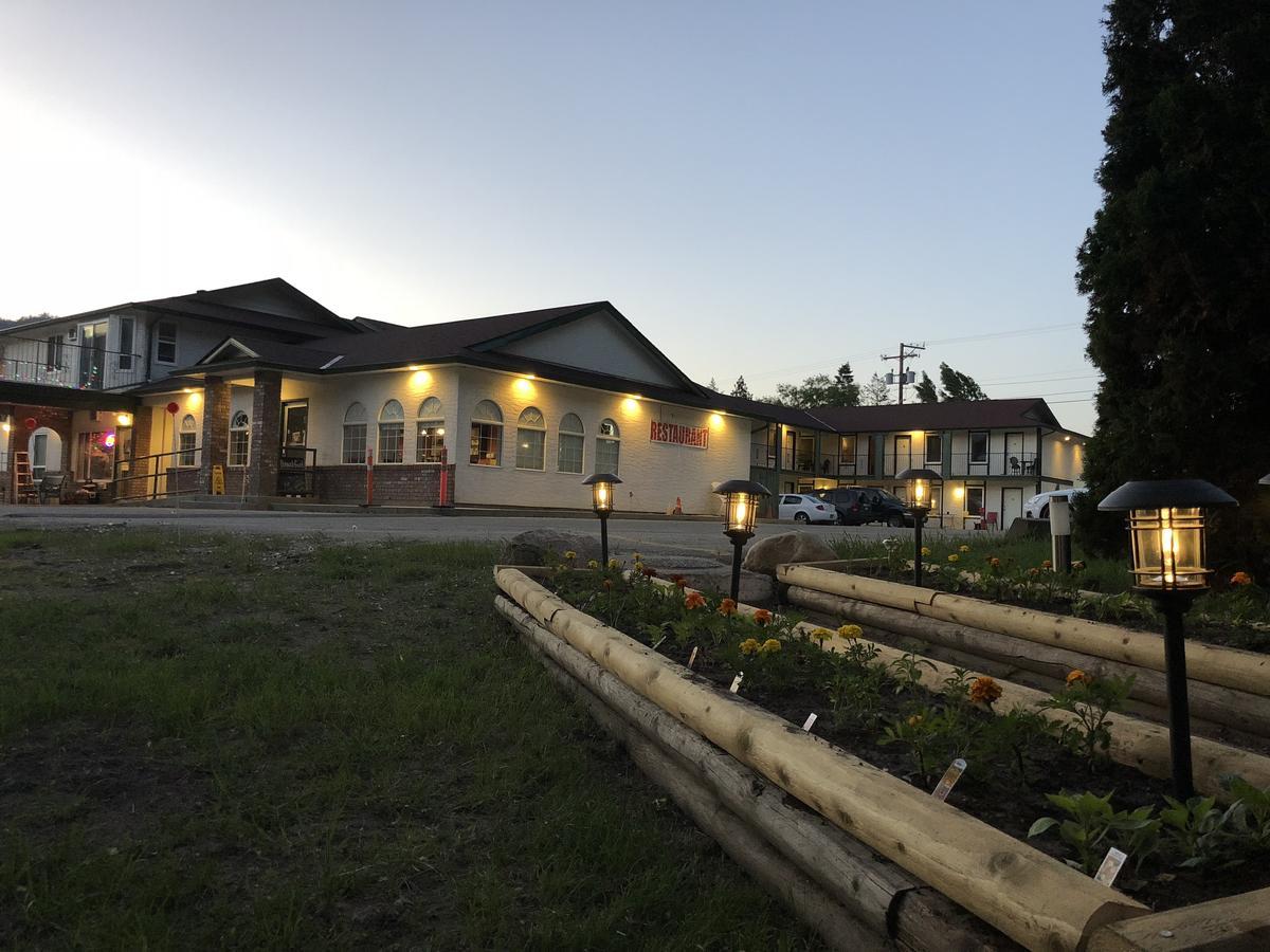 Chase Country Inn Extérieur photo