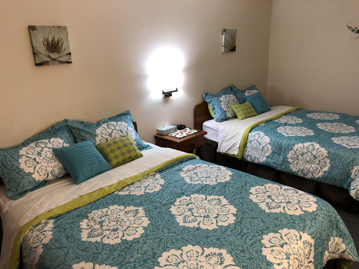 Chase Country Inn Extérieur photo