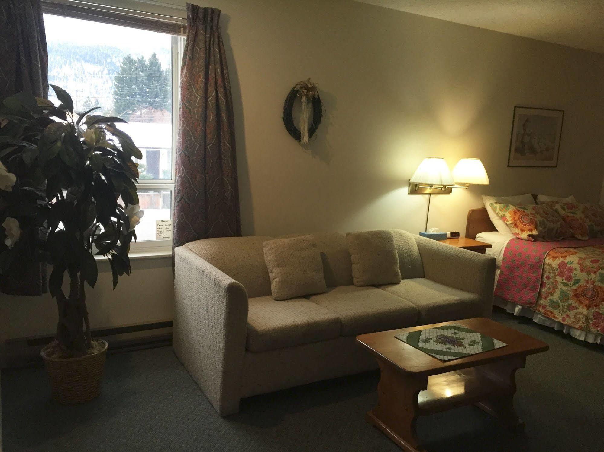 Chase Country Inn Extérieur photo