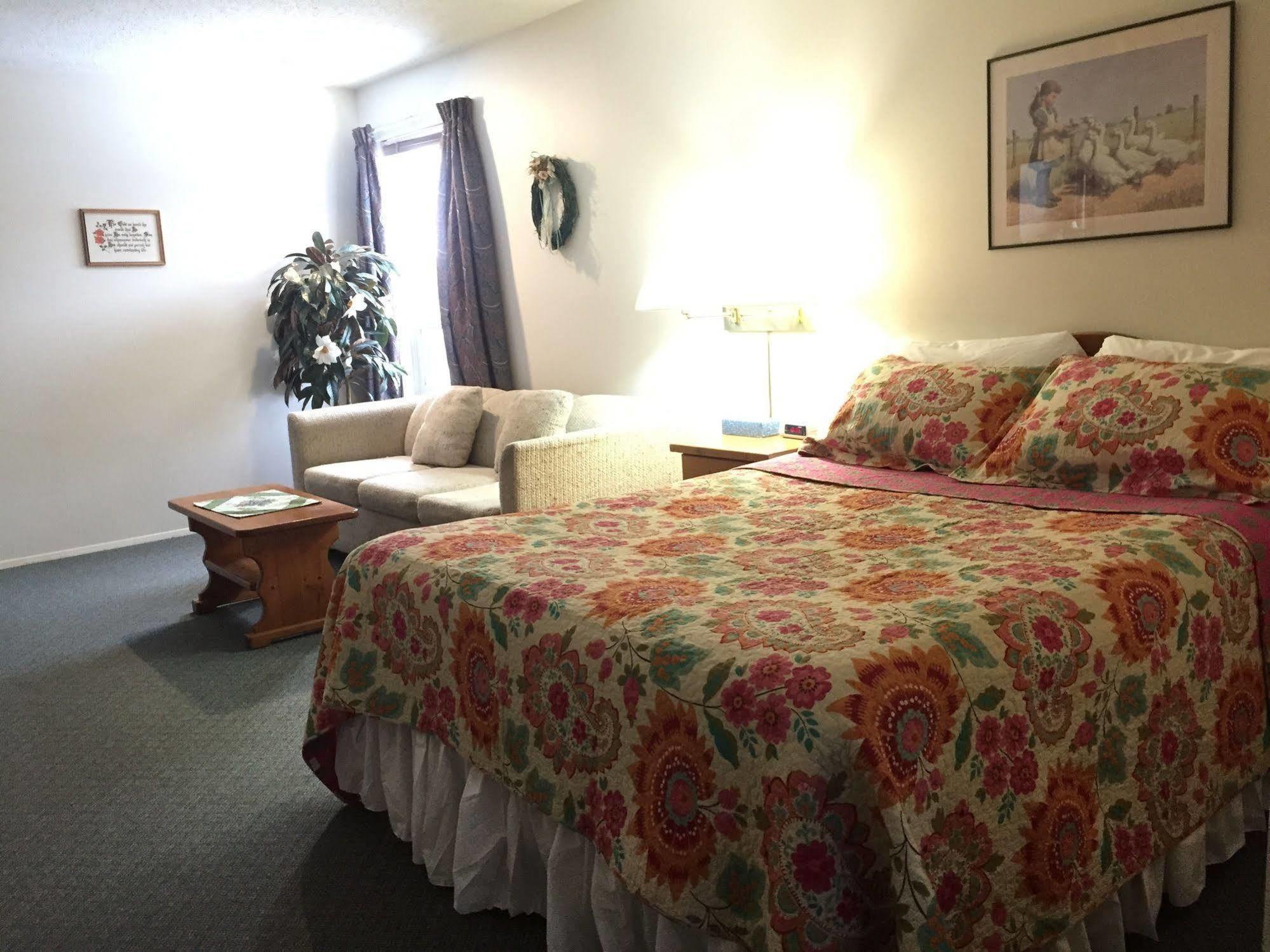 Chase Country Inn Extérieur photo