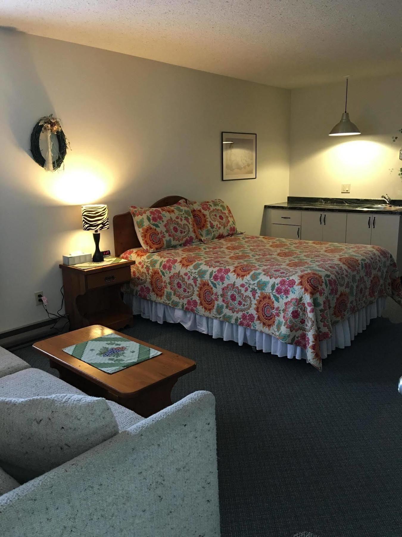 Chase Country Inn Extérieur photo