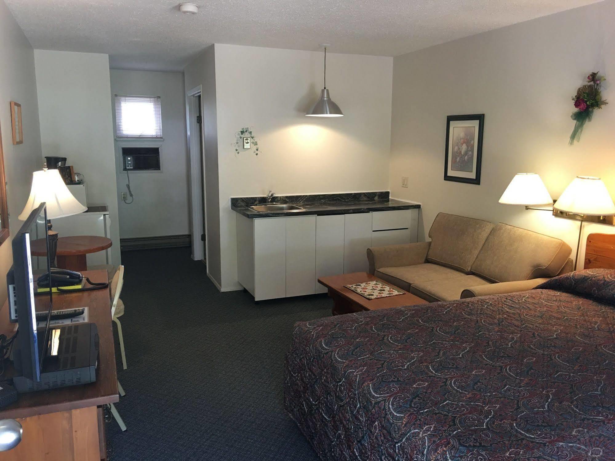 Chase Country Inn Extérieur photo