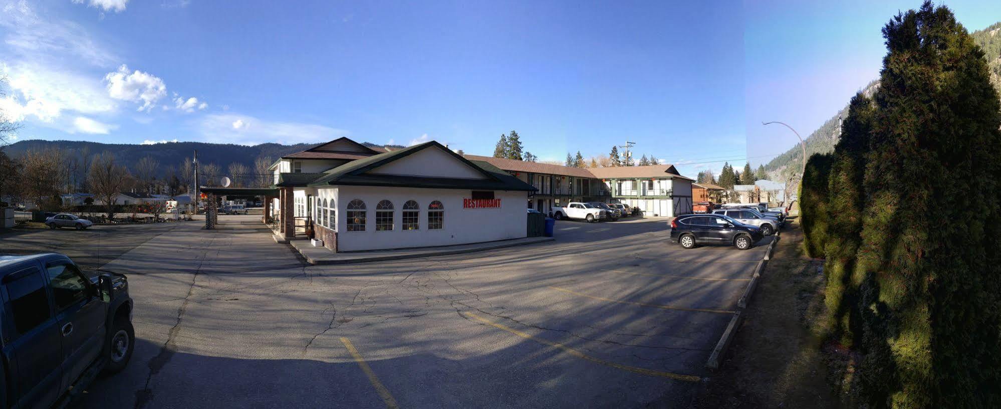 Chase Country Inn Extérieur photo
