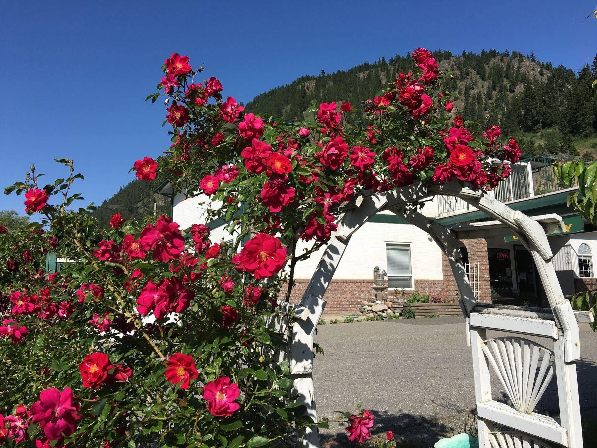 Chase Country Inn Extérieur photo